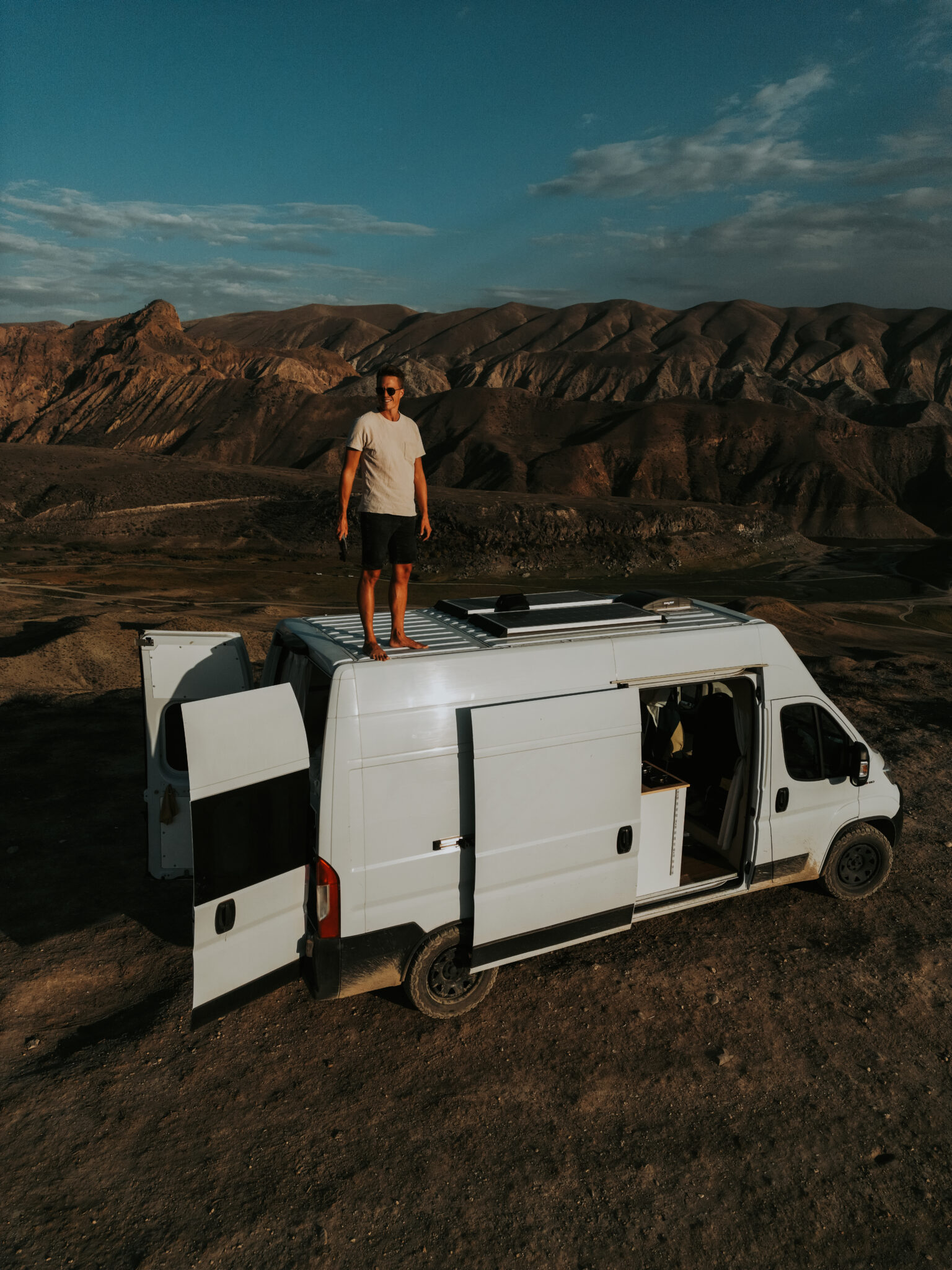 Chris Jäger - Mit dem Lieferwagen in die Wüste nach Saudi-Arabien