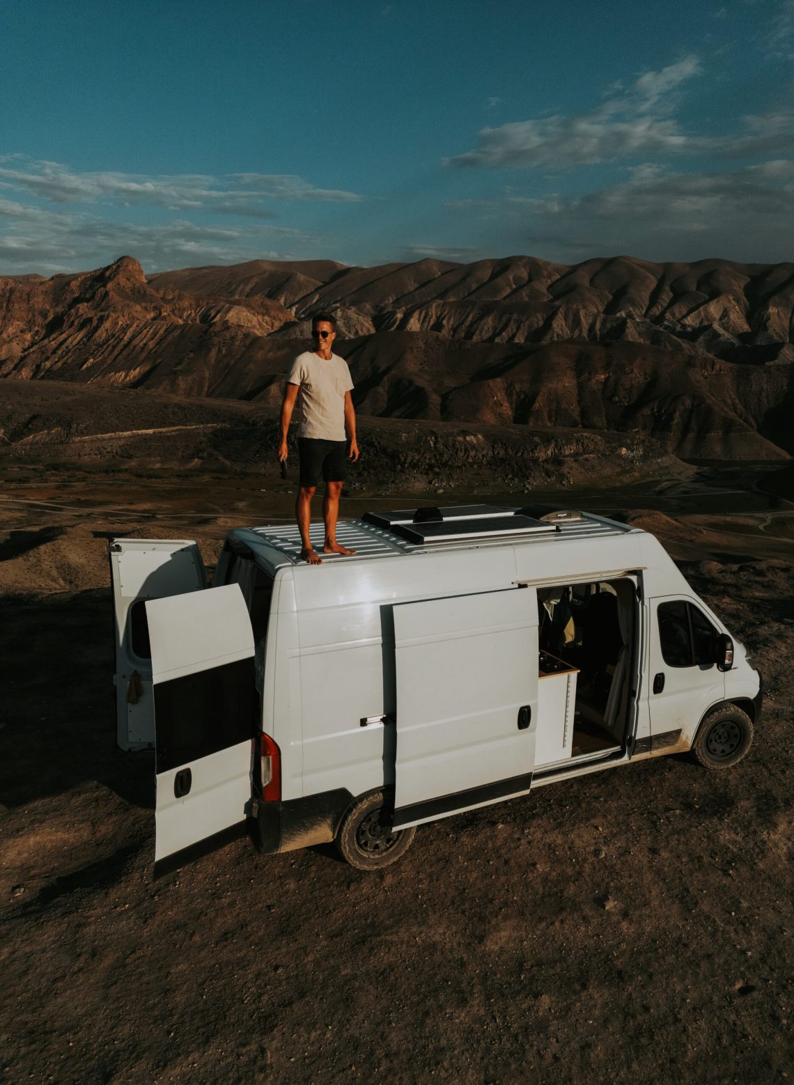 Chris Jäger - Mit dem Lieferwagen in die Wüste nach Saudi-Arabien